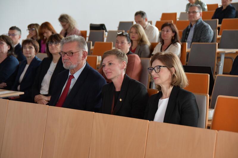 Powiększ obraz: Konferencja naukowa pt. od różnorodności do inkluzywności