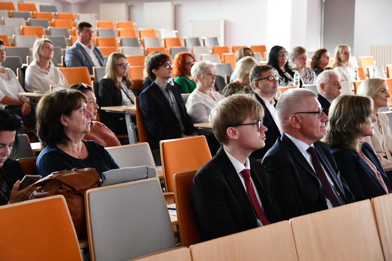Powiększ obraz: Konferencja naukowa pt. od różnorodności do inkluzywności