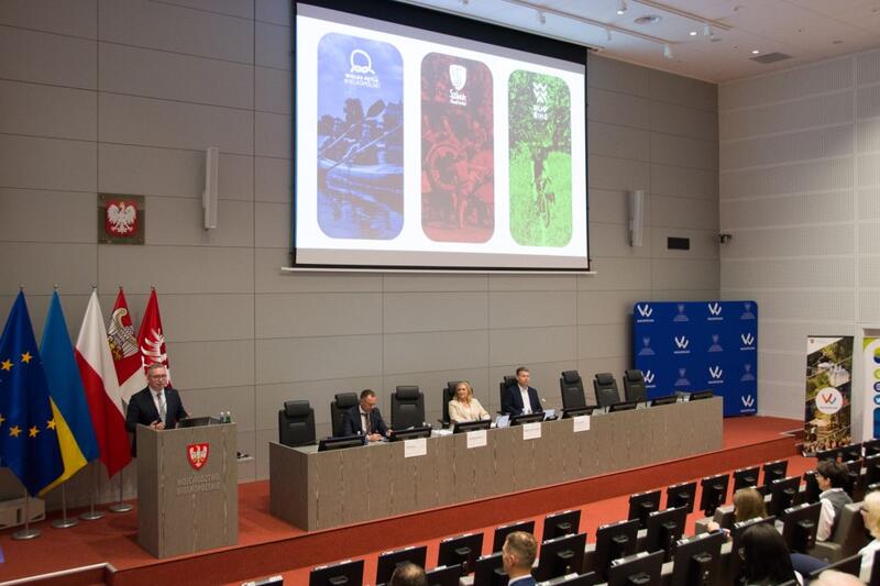 Powiększ obraz: Widok prezydium