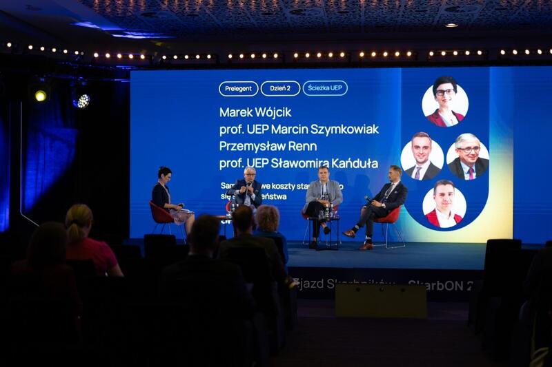 Powiększ obraz: Paneliści